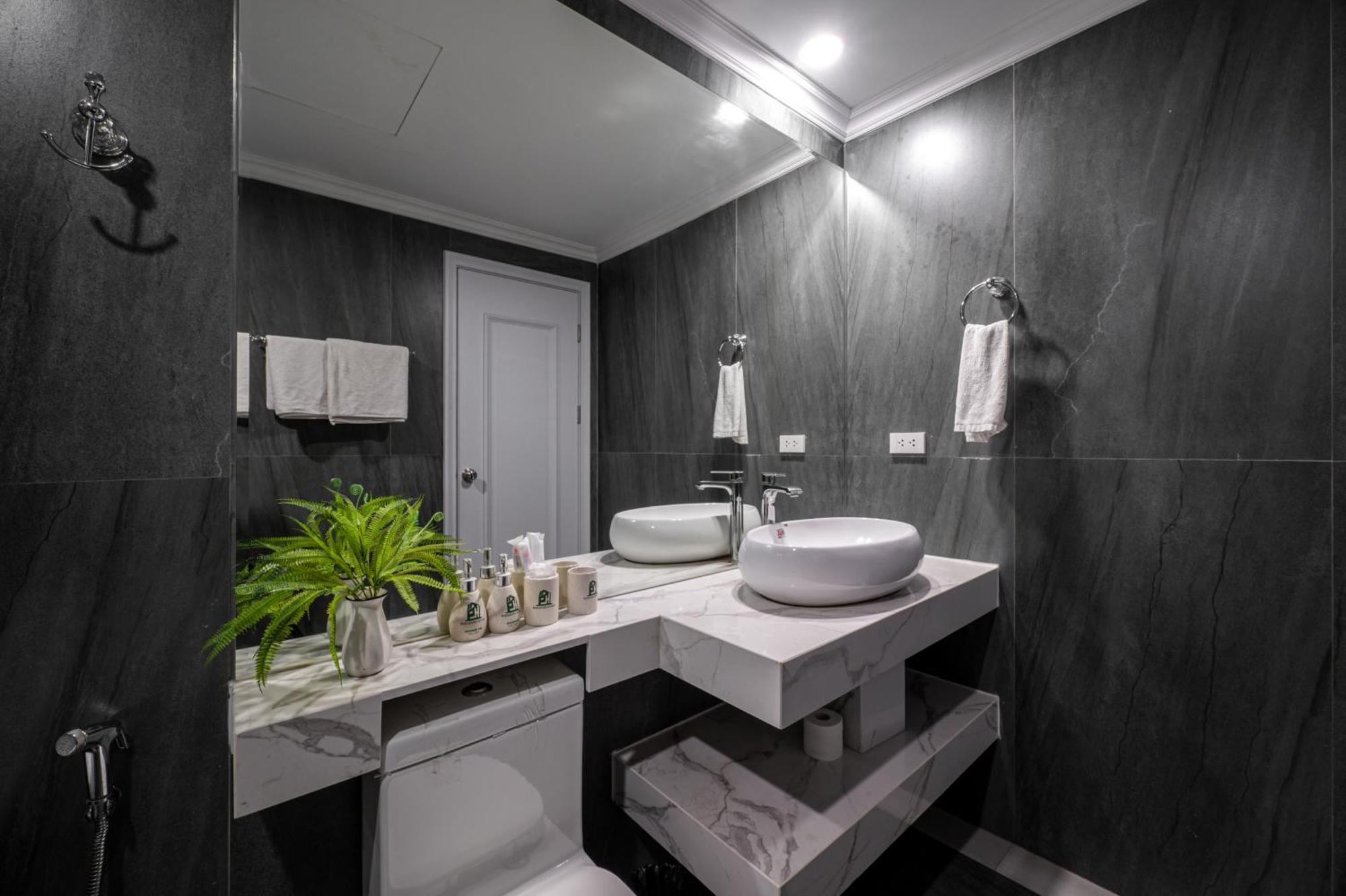 Luxe Paradise Suites Xuan Dieu Hanoï Extérieur photo